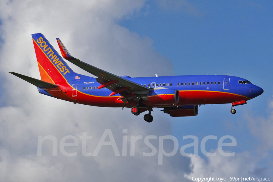 Southwest Airlines Boeing 737-7H4 (N212WN) | Photo 68297
