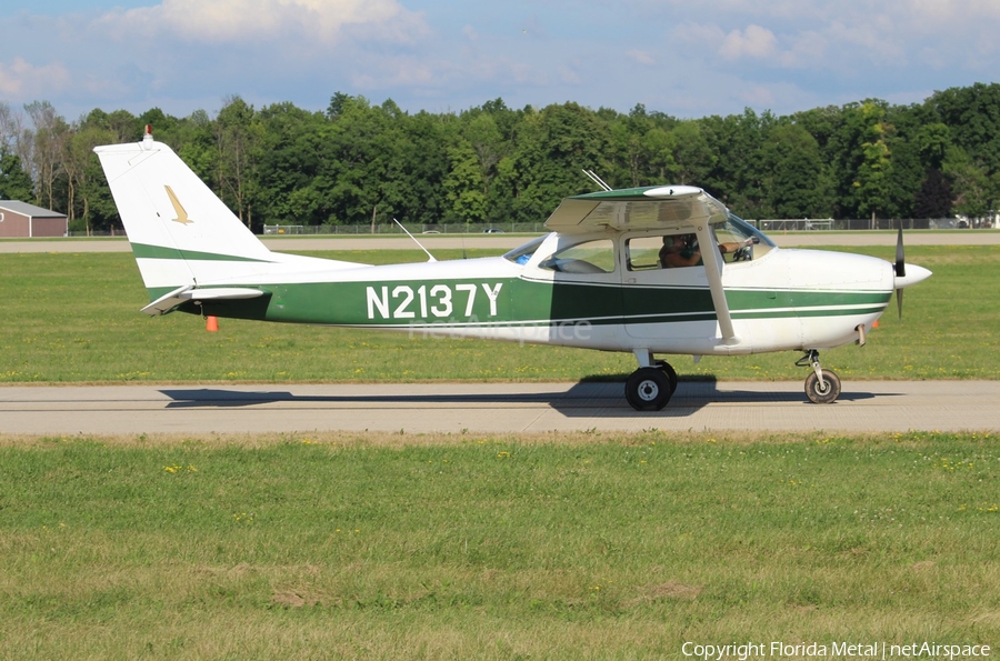 (Private) Cessna 172D Skyhawk (N2137Y) | Photo 328517