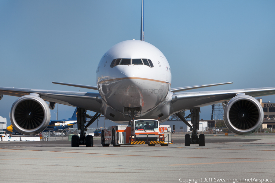 United Airlines Boeing 777-222 (N213UA) | Photo 41493