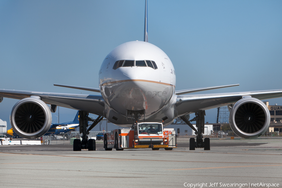 United Airlines Boeing 777-222 (N213UA) | Photo 41493