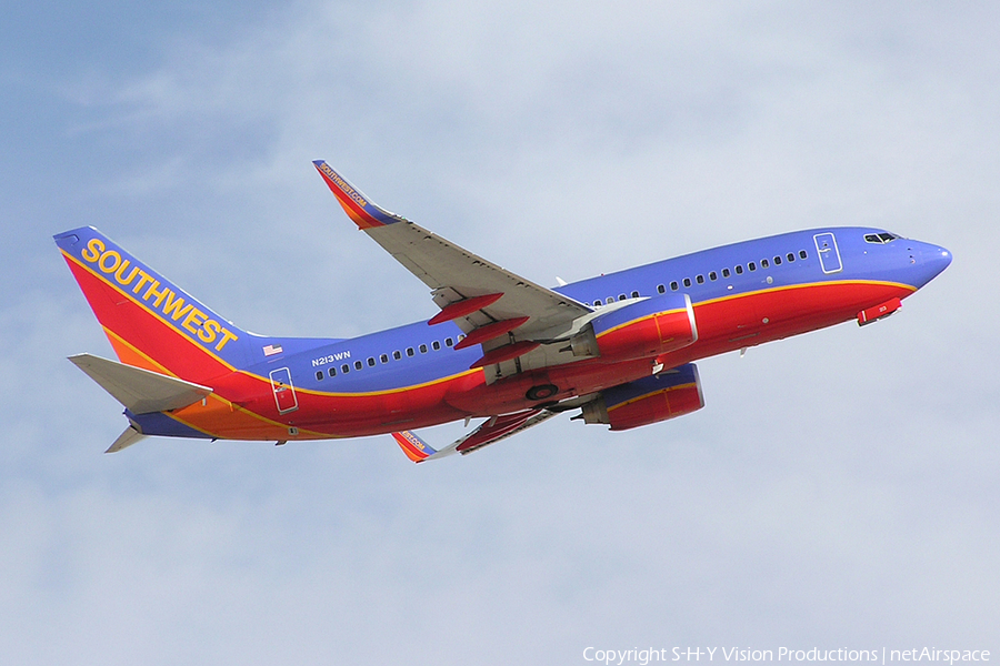 Southwest Airlines Boeing 737-7H4 (N213WN) | Photo 2999