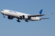 United Airlines Boeing 777-322(ER) (N2140U) at  Rome - Fiumicino (Leonardo DaVinci), Italy