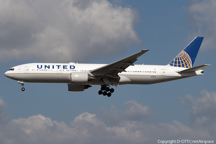 United Airlines Boeing 777-222 (N214UA) | Photo 143972