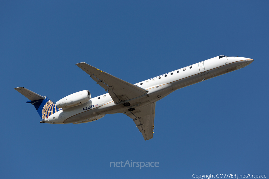 United Express (ExpressJet Airlines) Embraer ERJ-145LR (N21537) | Photo 153551