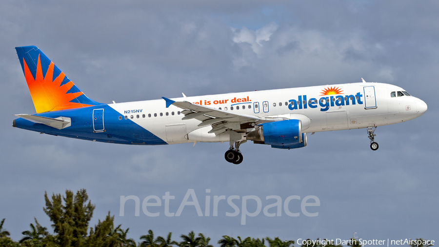 Allegiant Air Airbus A320-214 (N215NV) | Photo 382148