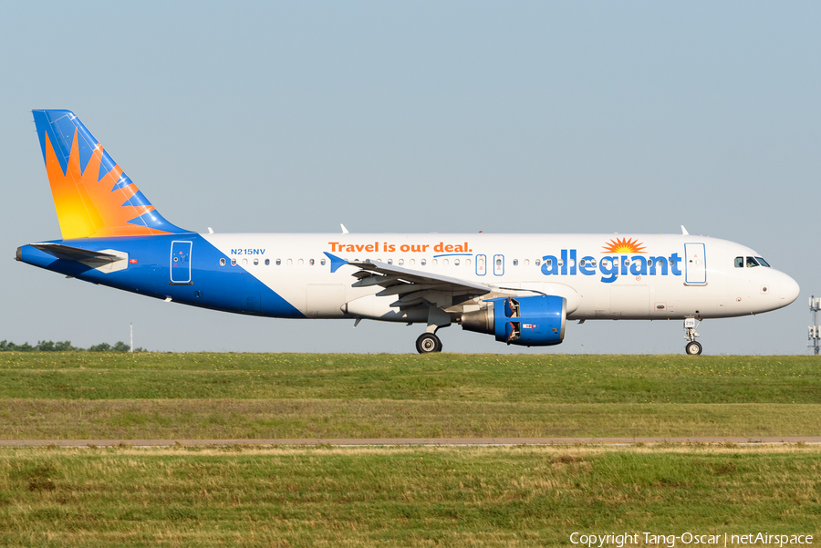 Allegiant Air Airbus A320-214 (N215NV) | Photo 459106