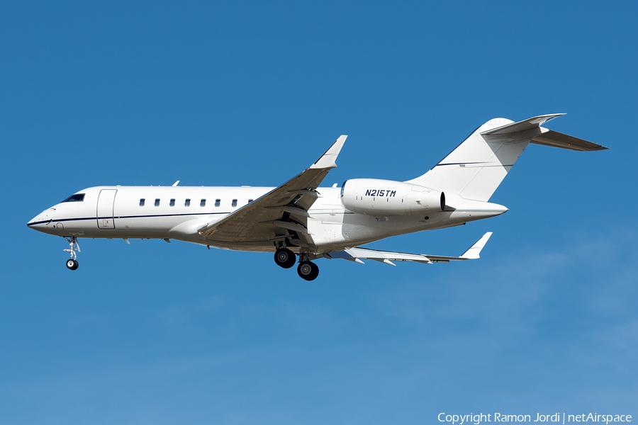 (Private) Bombardier BD-700-1A11 Global 5000 (N215TM) | Photo 382246