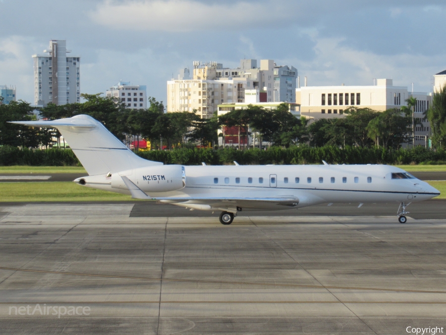 (Private) Bombardier BD-700-1A11 Global 5000 (N215TM) | Photo 286786