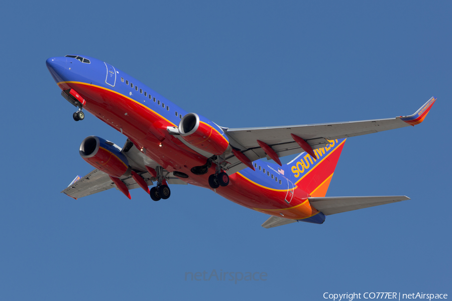 Southwest Airlines Boeing 737-7H4 (N215WN) | Photo 22882