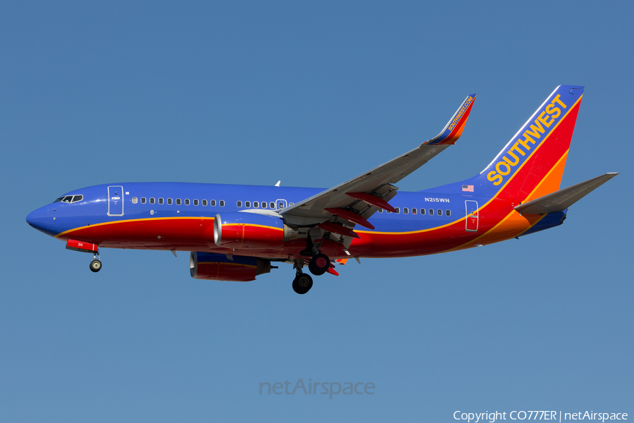 Southwest Airlines Boeing 737-7H4 (N215WN) | Photo 22884