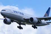 United Airlines Boeing 777-222(ER) (N216UA) at  London - Heathrow, United Kingdom