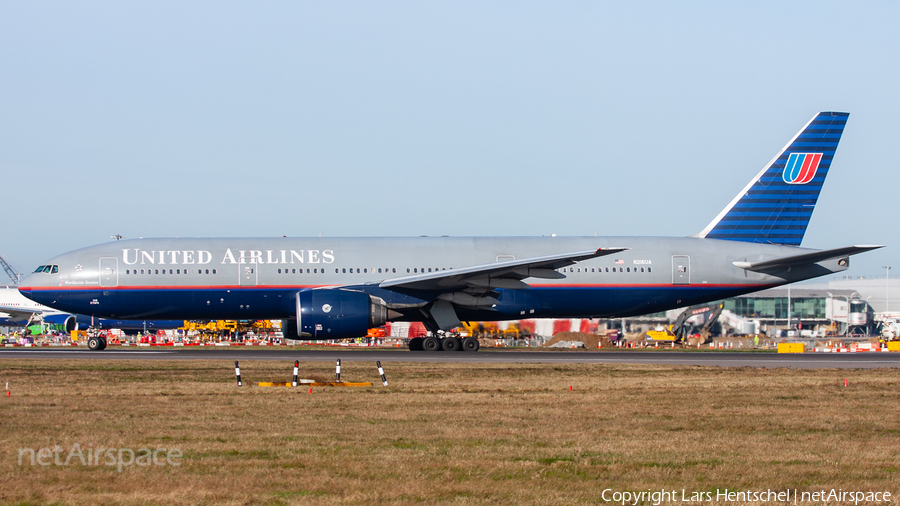 United Airlines Boeing 777-222(ER) (N216UA) | Photo 424547