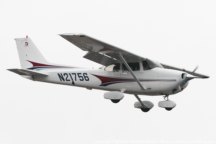 (Private) Cessna 172S Skyhawk SP (N21756) | Photo 158295