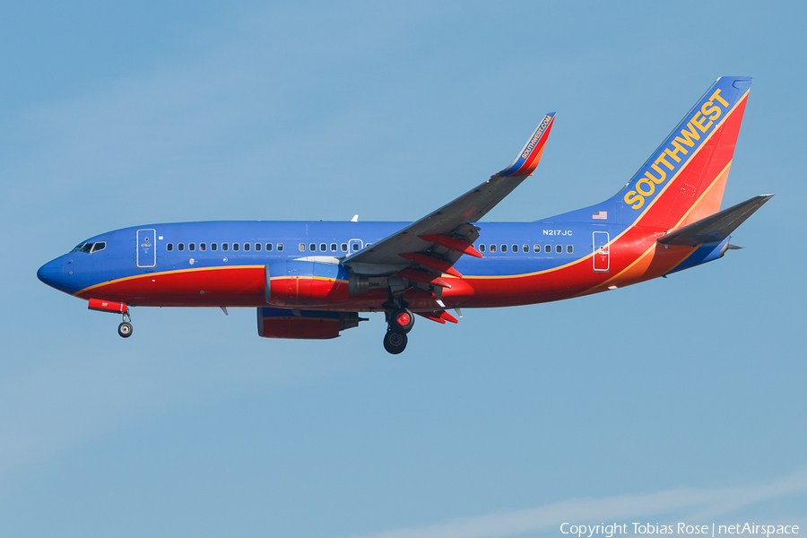 Southwest Airlines Boeing 737-7H4 (N217JC) | Photo 298779