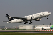 United Airlines Boeing 777-222(ER) (N218UA) at  Brussels - International, Belgium