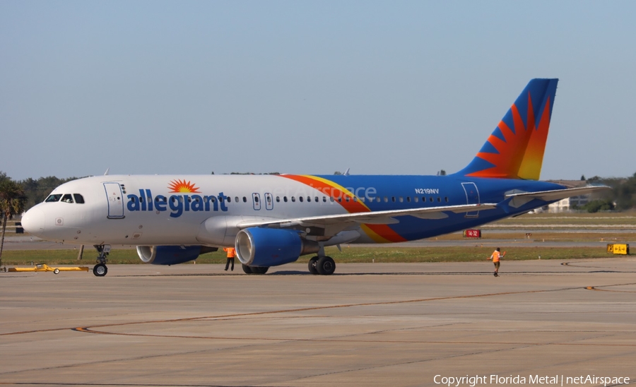 Allegiant Air Airbus A320-214 (N219NV) | Photo 570093