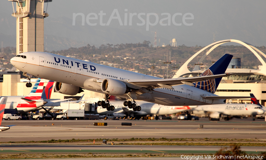 United Airlines Boeing 777-222(ER) (N219UA) | Photo 100162