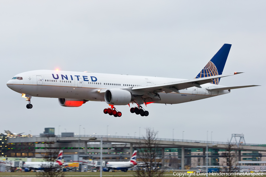 United Airlines Boeing 777-222(ER) (N219UA) | Photo 102653