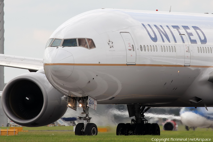 United Airlines Boeing 777-222(ER) (N219UA) | Photo 8073