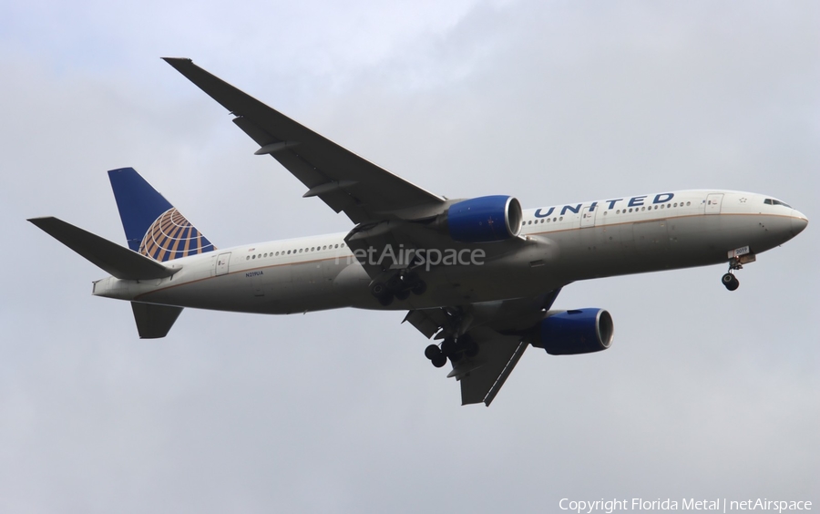 United Airlines Boeing 777-222(ER) (N219UA) | Photo 656609
