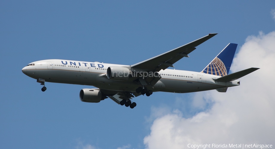 United Airlines Boeing 777-222(ER) (N219UA) | Photo 350820