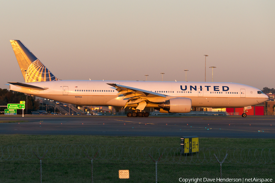 United Airlines Boeing 777-222(ER) (N219UA) | Photo 59916