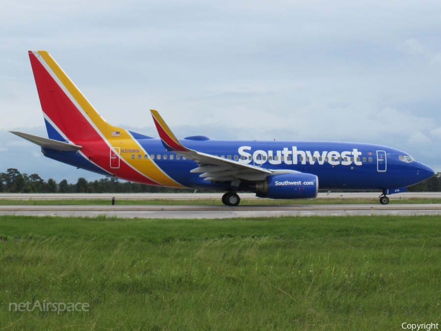 Southwest Airlines Boeing 737-7H4 (N219WN) | Photo 410697