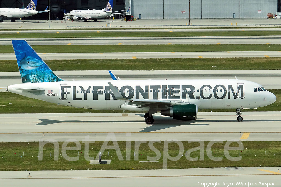 Frontier Airlines Airbus A320-214 (N220FR) | Photo 71560