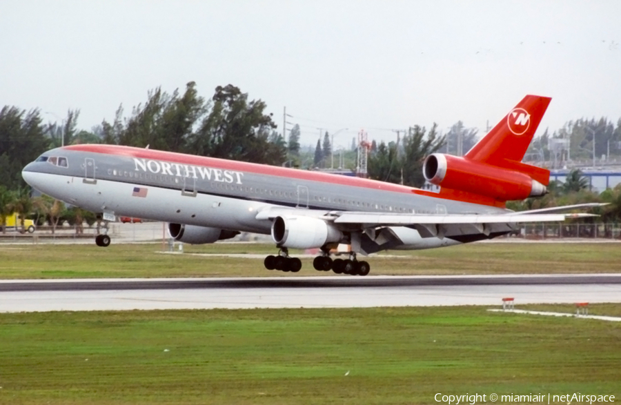 Northwest Airlines McDonnell Douglas DC-10-30 (N220NW) | Photo 91204