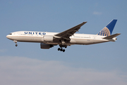 United Airlines Boeing 777-222(ER) (N220UA) at  Dubai - International, United Arab Emirates