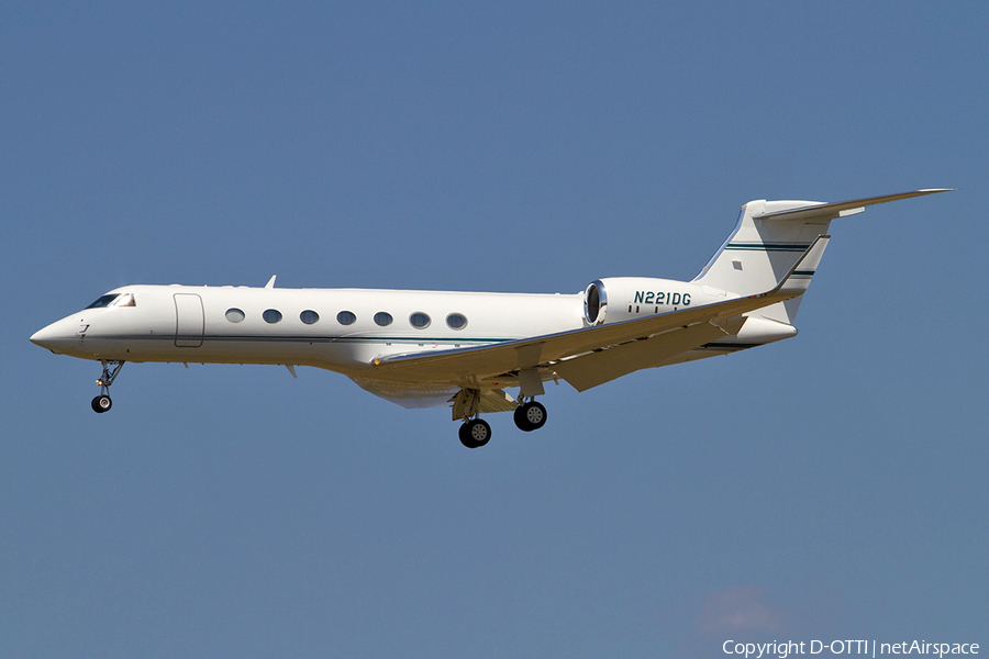 (Private) Gulfstream G-V-SP (G550) (N221DG) | Photo 367602