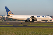 United Airlines Boeing 777-222(ER) (N221UA) at  Sydney - Kingsford Smith International, Australia