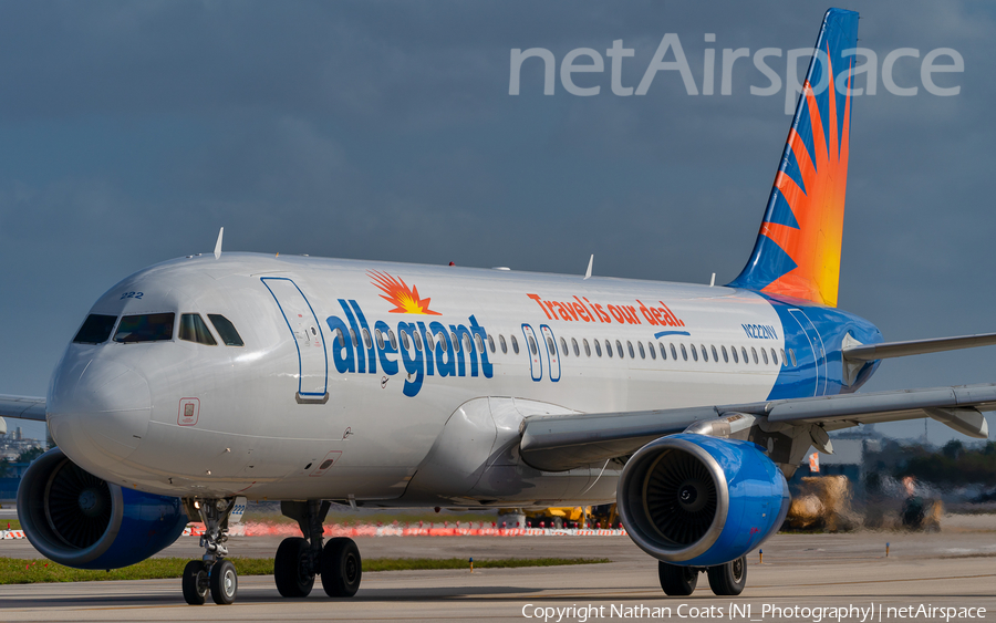 Allegiant Air Airbus A320-214 (N222NV) | Photo 380641
