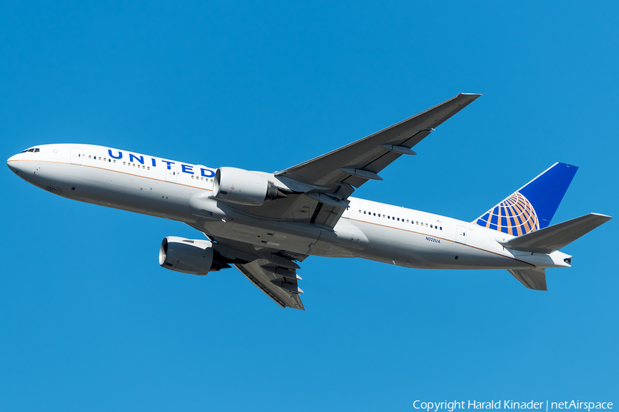 United Airlines Boeing 777-222(ER) (N222UA) | Photo 290878