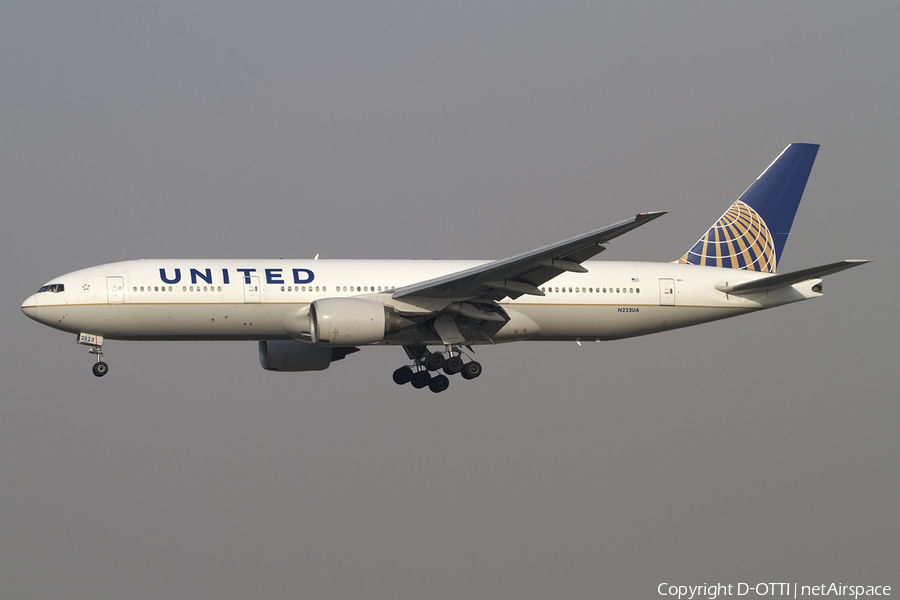 United Airlines Boeing 777-222(ER) (N223UA) | Photo 405887