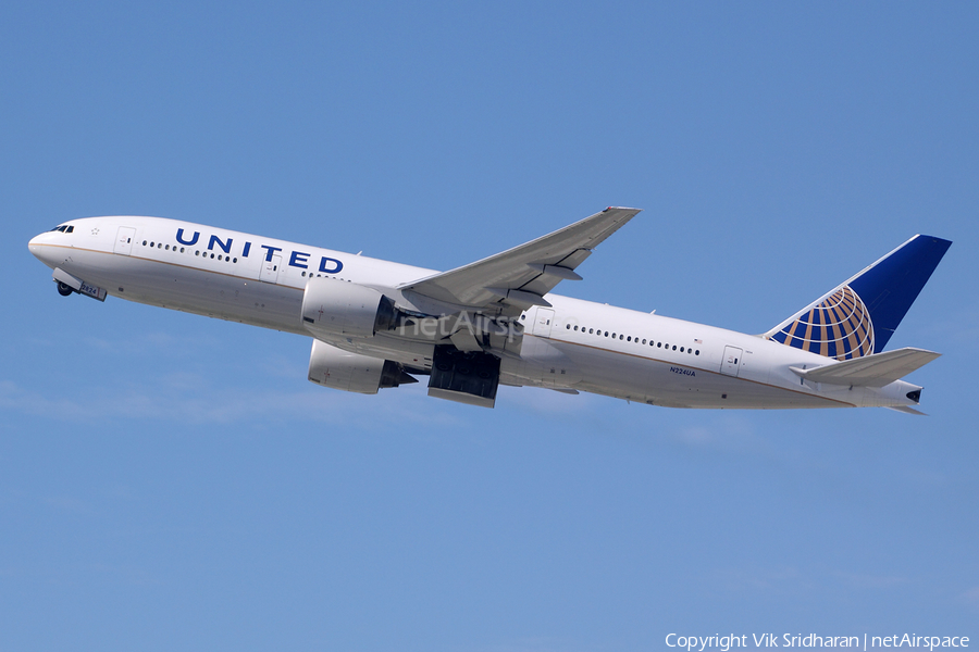 United Airlines Boeing 777-222(ER) (N224UA) | Photo 10316