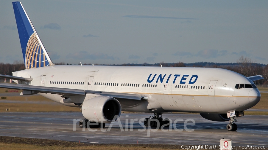United Airlines Boeing 777-222(ER) (N224UA) | Photo 214038