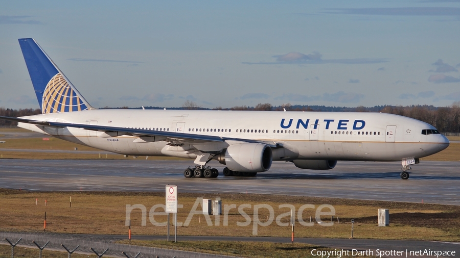 United Airlines Boeing 777-222(ER) (N224UA) | Photo 214039