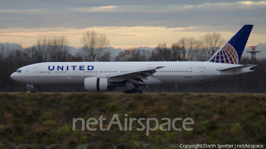 United Airlines Boeing 777-222(ER) (N224UA) | Photo 214040