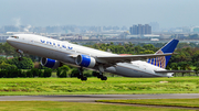 United Airlines Boeing 777-222(ER) (N224UA) at  Taipei - Taoyuan, Taiwan