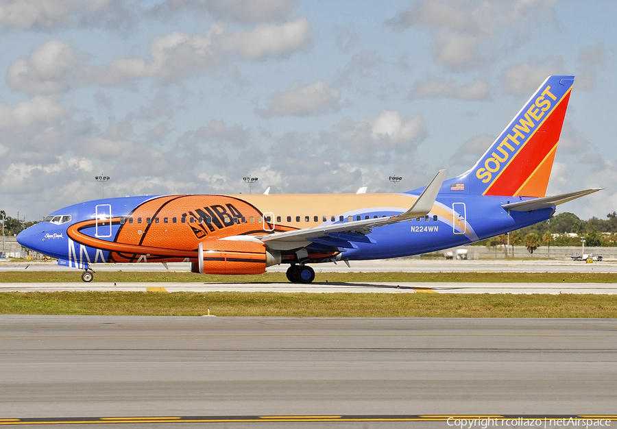 Southwest Airlines Boeing 737-7H4 (N224WN) | Photo 447905