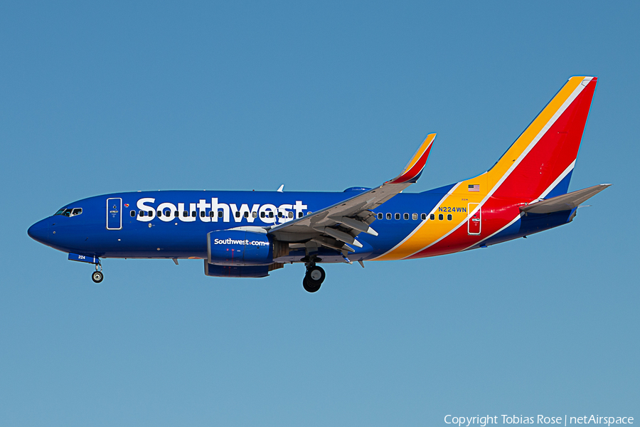 Southwest Airlines Boeing 737-7H4 (N224WN) | Photo 275046