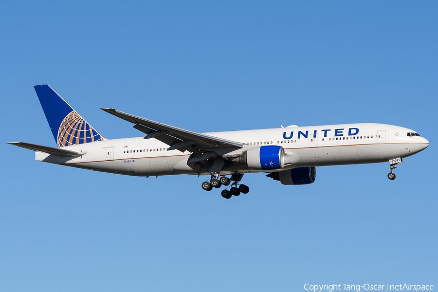 United Airlines Boeing 777-222(ER) (N225UA) | Photo 524793