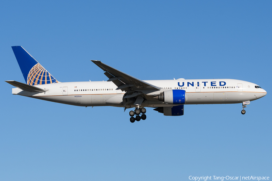 United Airlines Boeing 777-222(ER) (N225UA) | Photo 524794