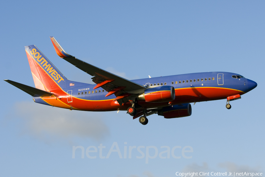 Southwest Airlines Boeing 737-7H4 (N225WN) | Photo 40207