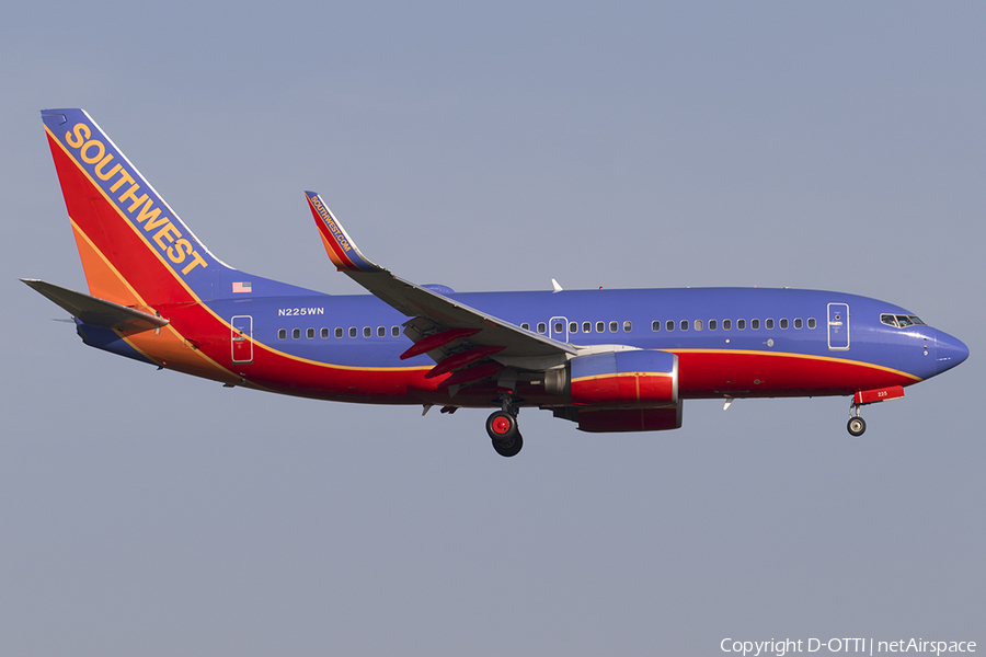 Southwest Airlines Boeing 737-7H4 (N225WN) | Photo 537474