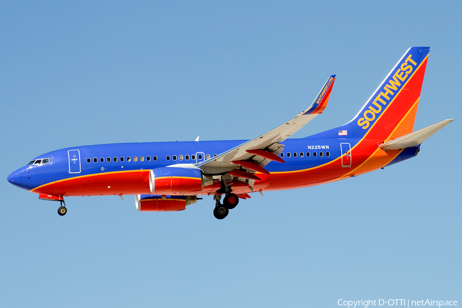 Southwest Airlines Boeing 737-7H4 (N225WN) | Photo 178574