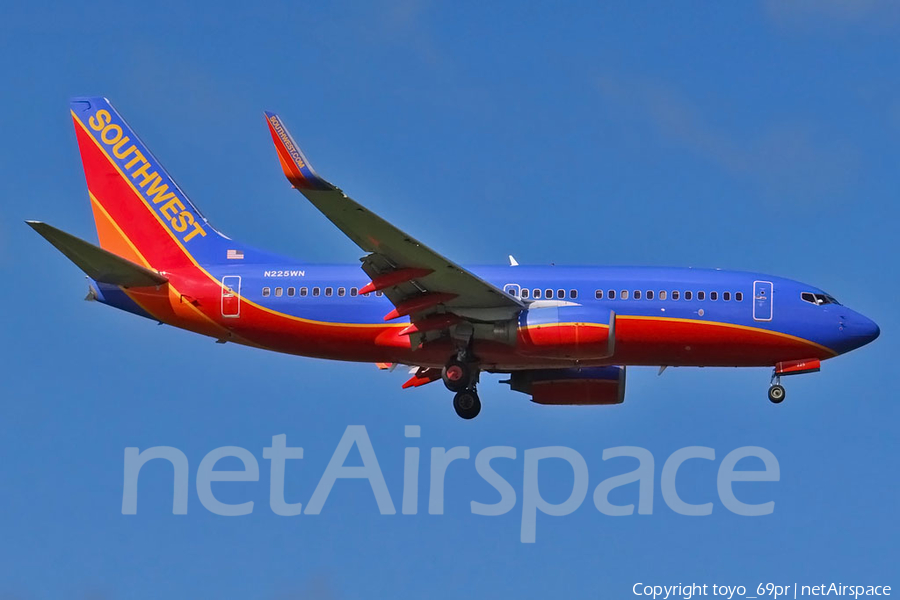Southwest Airlines Boeing 737-7H4 (N225WN) | Photo 68308