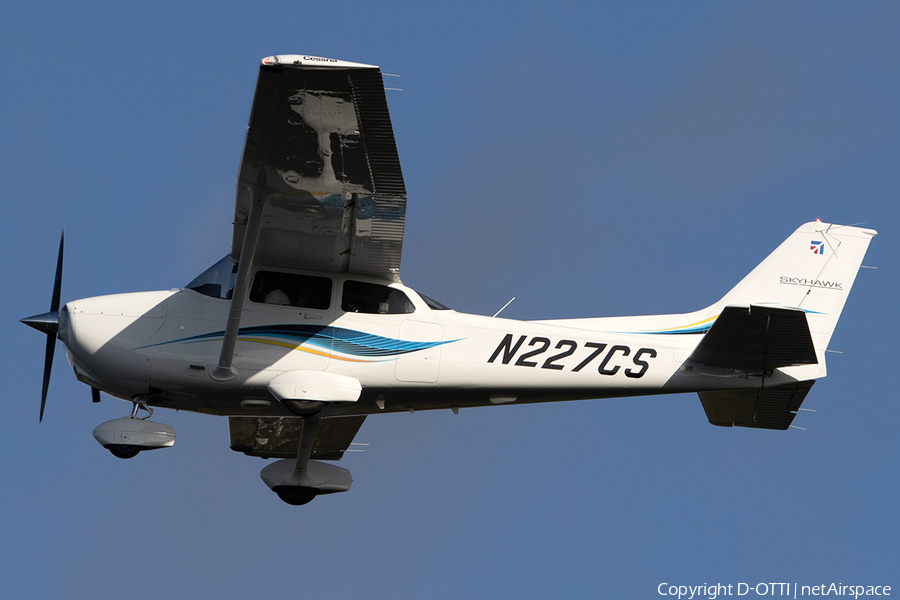 (Private) Cessna 172S Skyhawk SP (N227CS) | Photo 648401