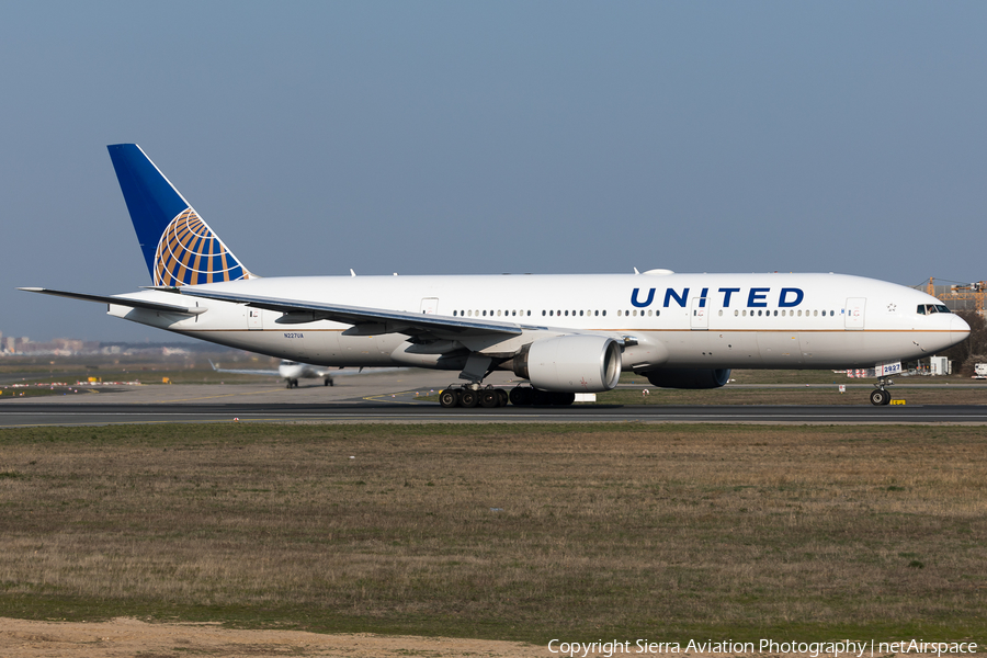 United Airlines Boeing 777-222(ER) (N227UA) | Photo 323118